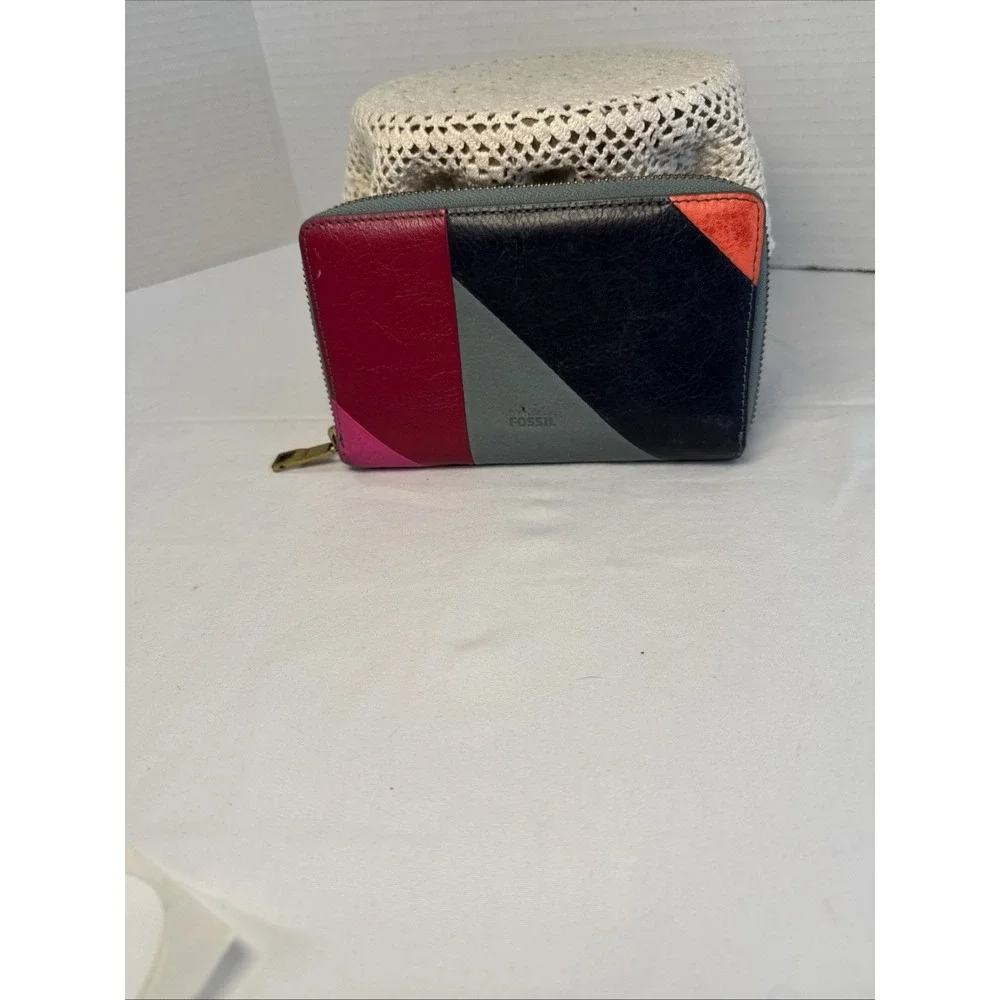 FOSSIL Colorblock Zippered Leather Wristlet Wallet Emma